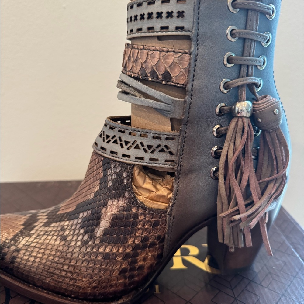Brand new Cuadra boots